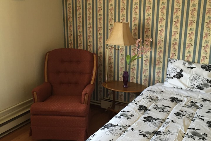 Room 11 of 12