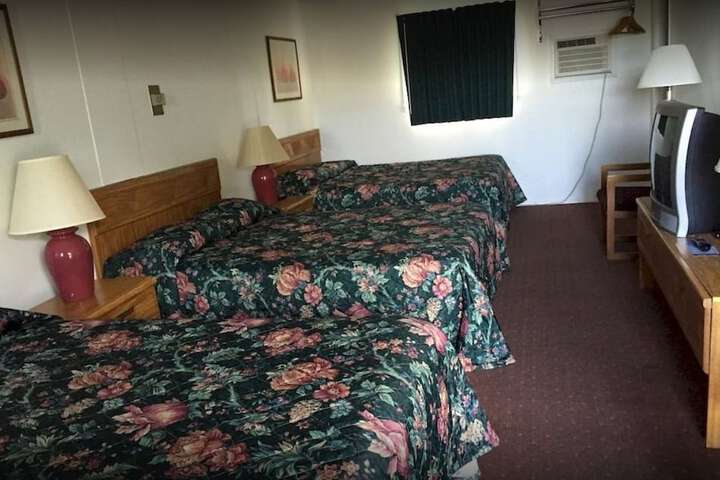 Room 16 of 20