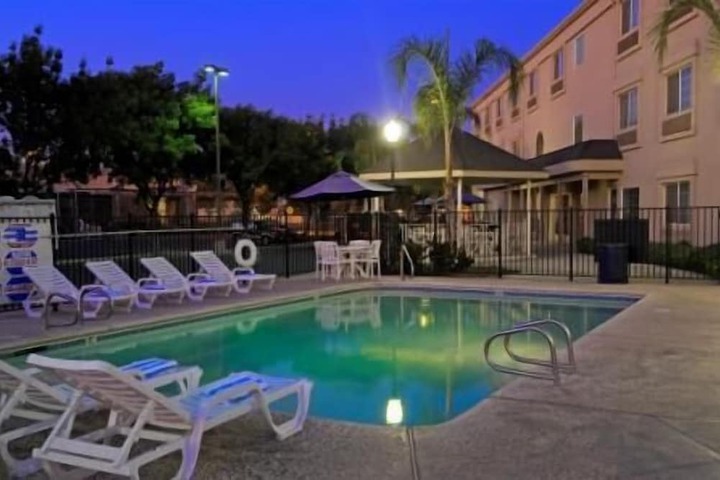 Pool 6 of 43