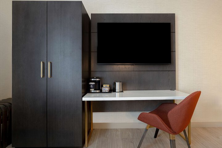 Room 34 of 82