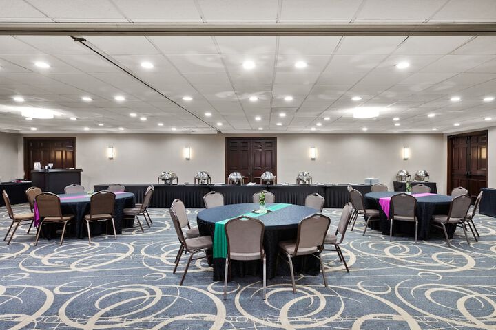 Ballroom/Hall 61 of 67
