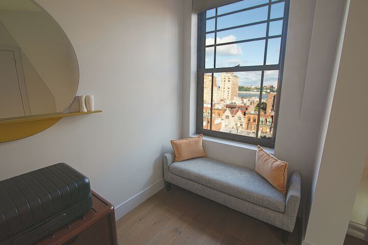 Room 80 of 104
