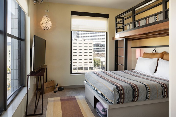 Room 19 of 31