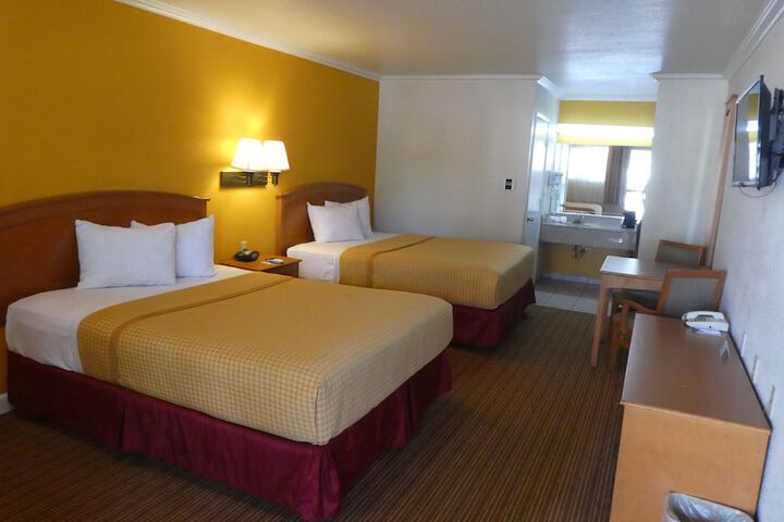 Room 15 of 36