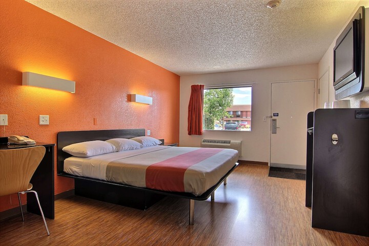 Room 13 of 29