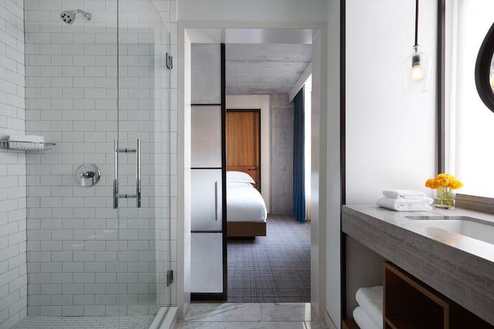 Room 40 of 124