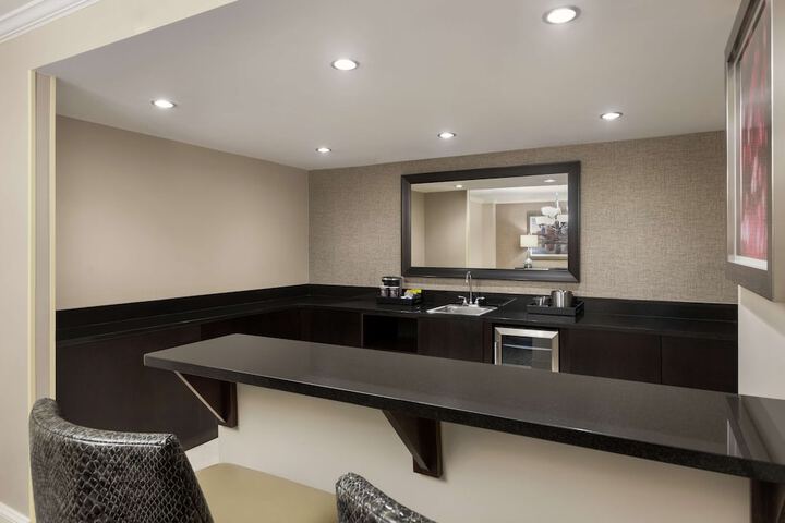 Room 65 of 121