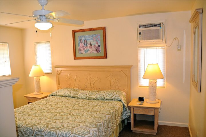 Room 15 of 33