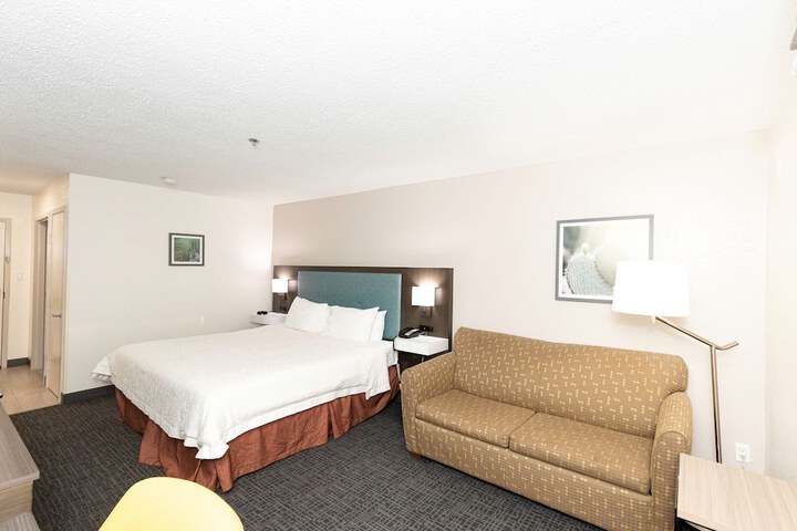 Room 9 of 19