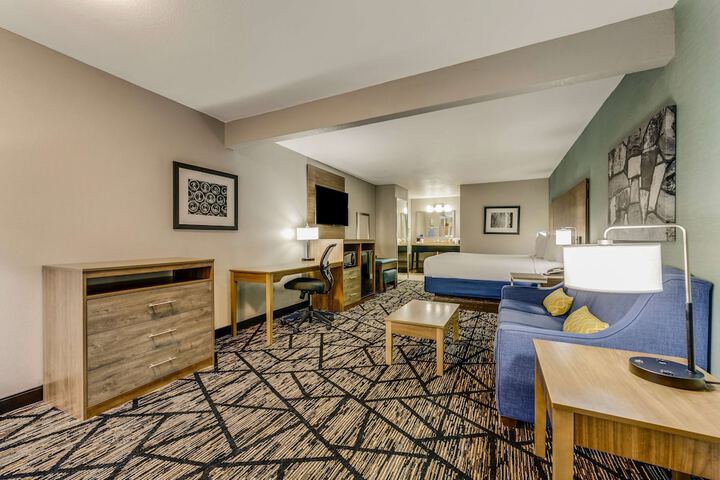 Room 21 of 28
