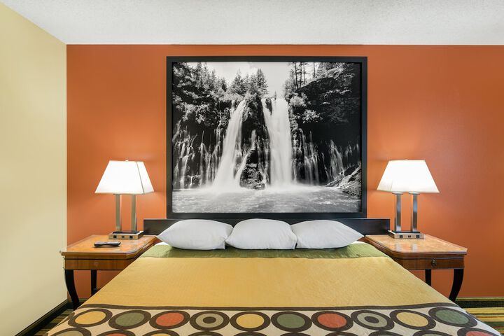 Room 14 of 27