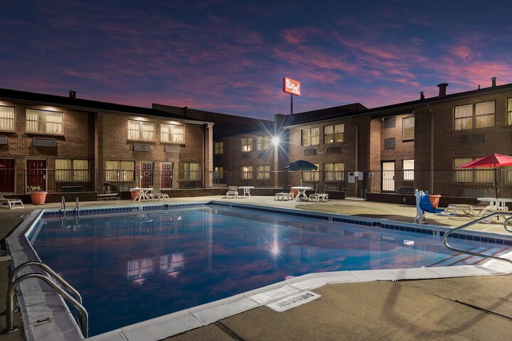 Pool 9 of 41