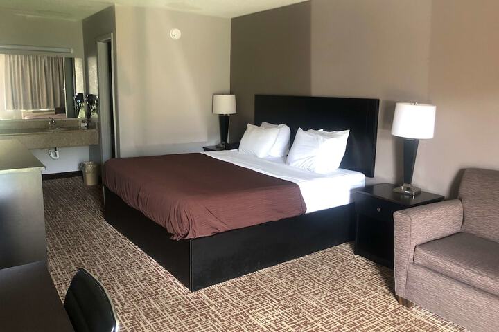 Room 9 of 20