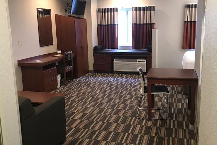 Microtel Inn & Suites by Wyndham Urbandale / Des Moines