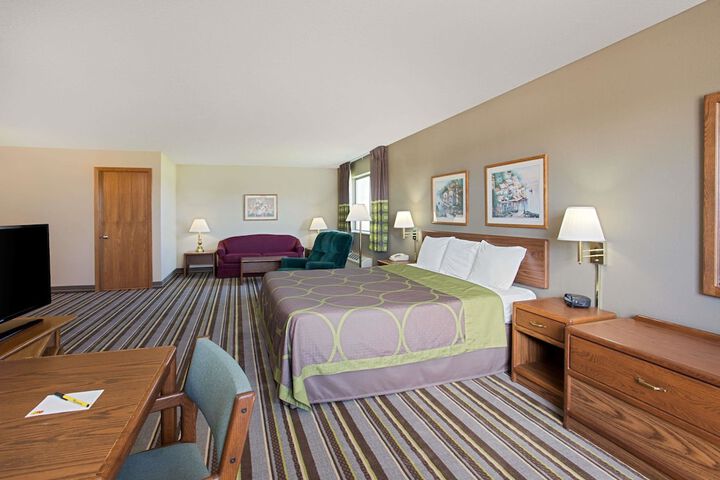 Room 6 of 14