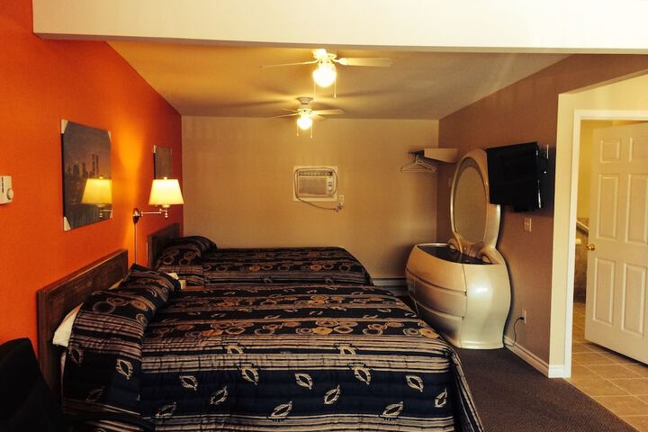 Room 6 of 43