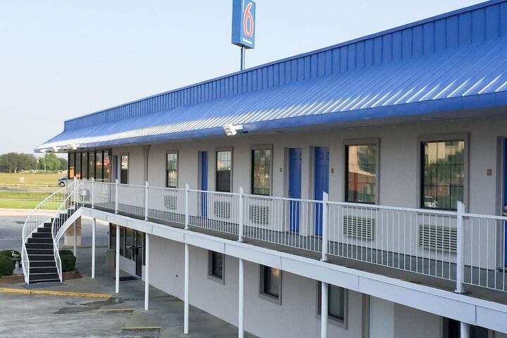 Motel 6 Winnie TX