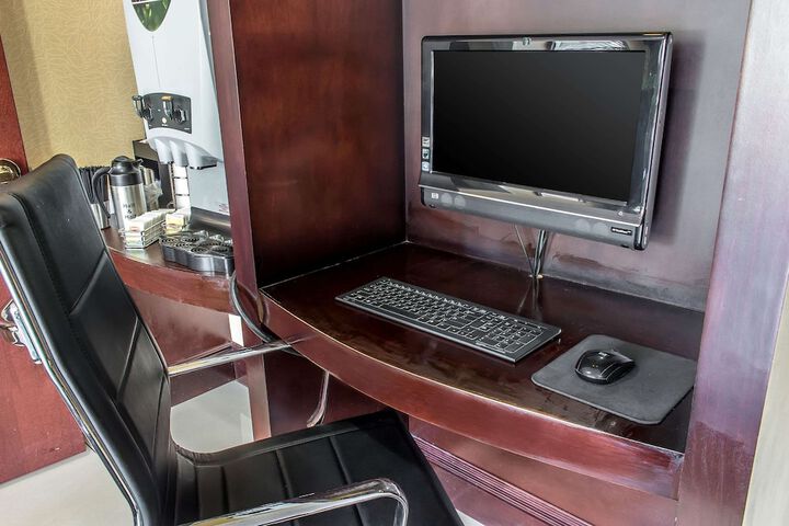 Business Center 36 of 36