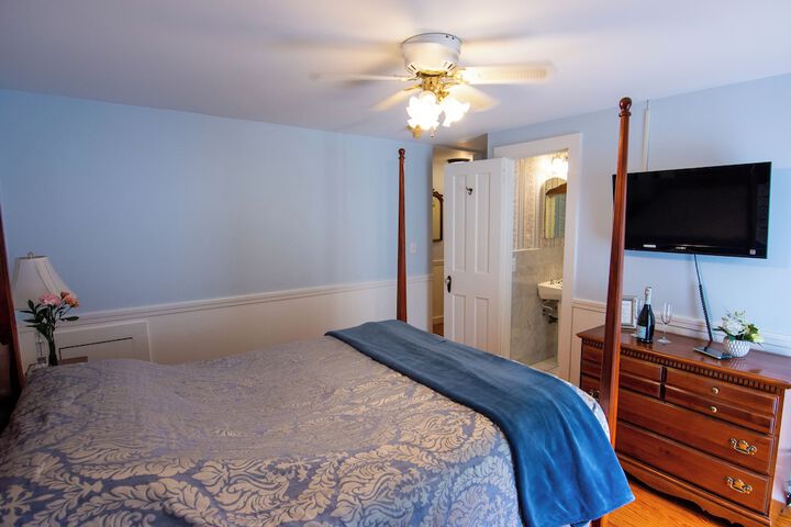Room 43 of 142