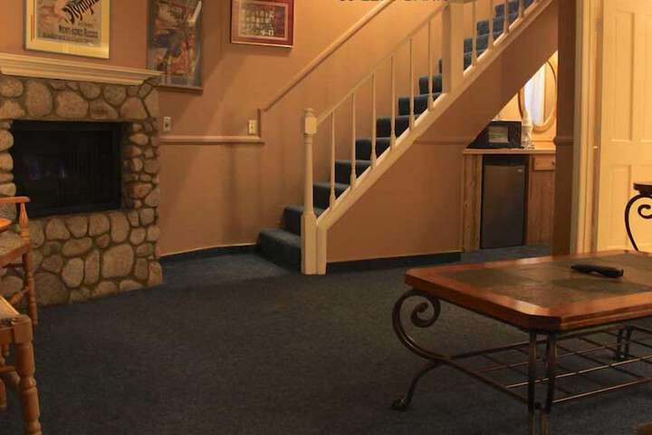 Saddleback Inn