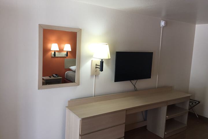 Room 25 of 39