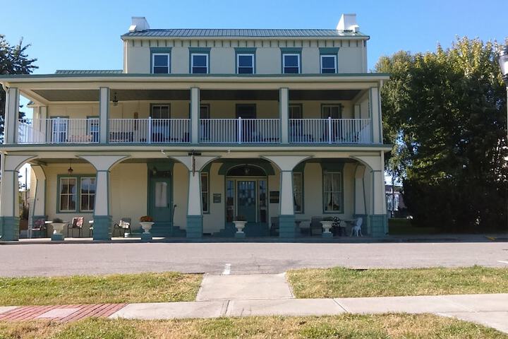 Empire House Hotel