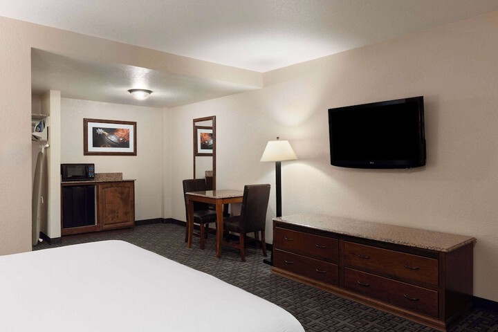 Ramada by Wyndham Elko Hotel at Stockmens Casino