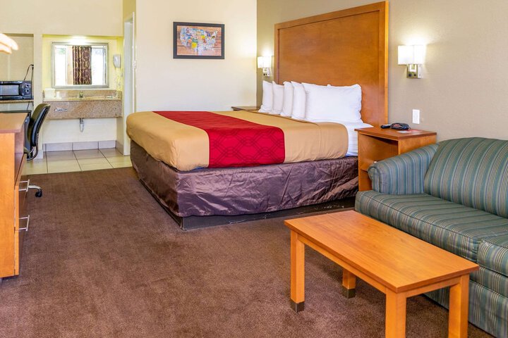 Room 17 of 23