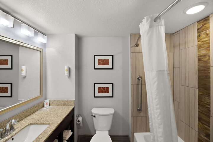 Room 17 of 49