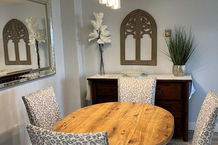 Uhost AI 2BR Condo Scenic Mountain Retreat