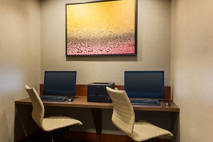Business Center 19 of 19