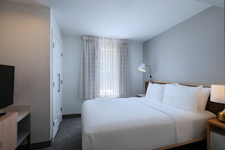 Room 14 of 21