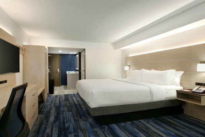 Room 19 of 46
