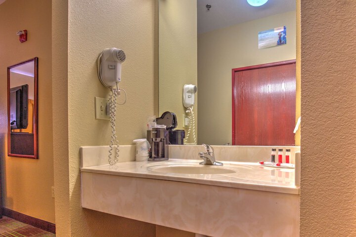 Room 9 of 21
