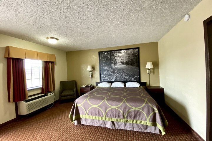 Room 11 of 35