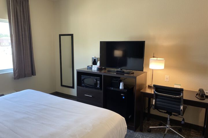 Room 28 of 46