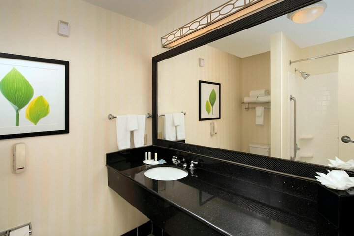 Room 10 of 29