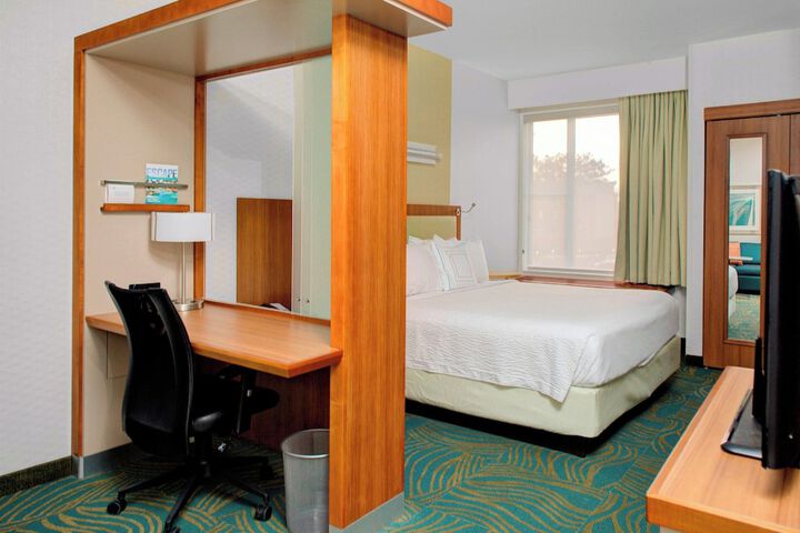 Room 11 of 14