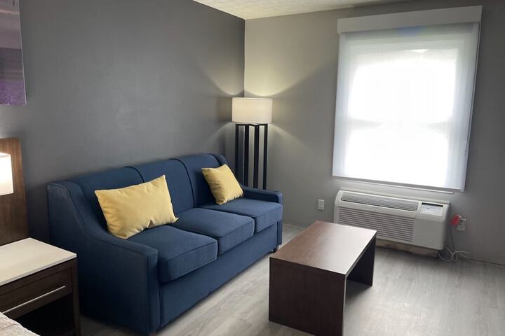 Luxor Inn & Suites a Travelodge by Wyndham