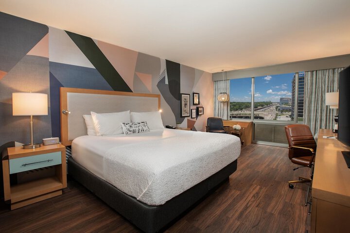 Room 11 of 48