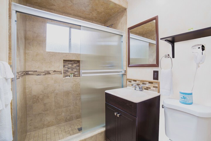 Nite Inn - Walking Distance to Universal Studios Hollywood