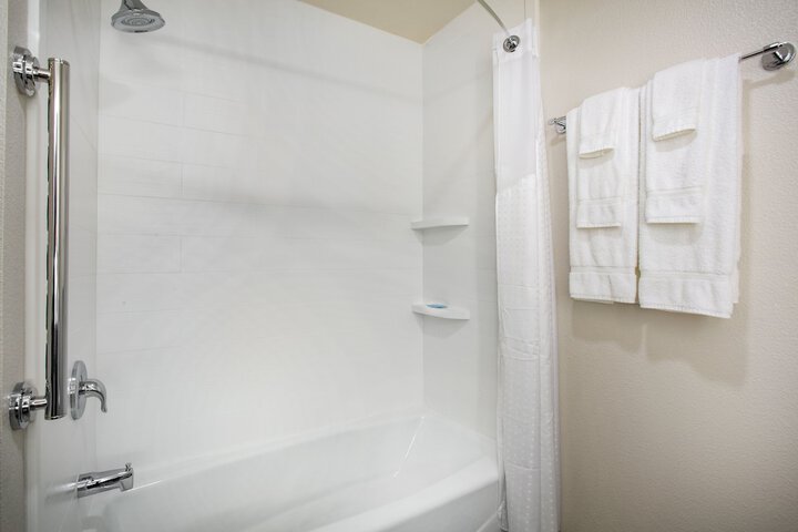 Holiday Inn Express & Suites Rapid City - Rushmore South by IHG