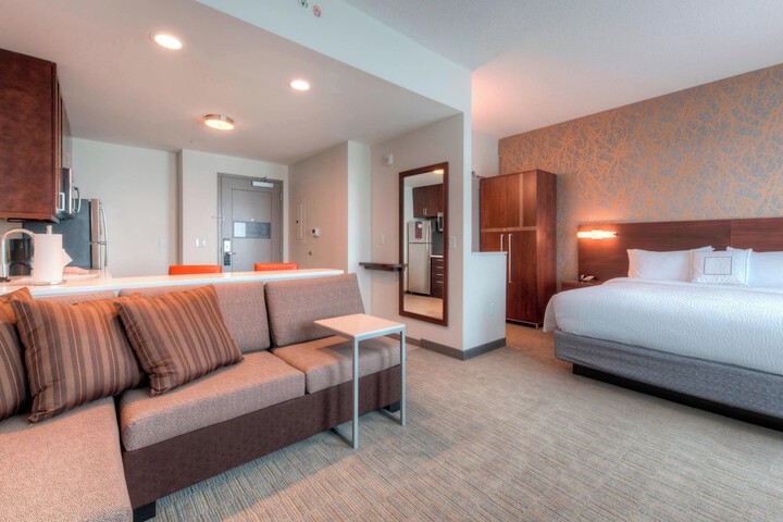 Room 43 of 87