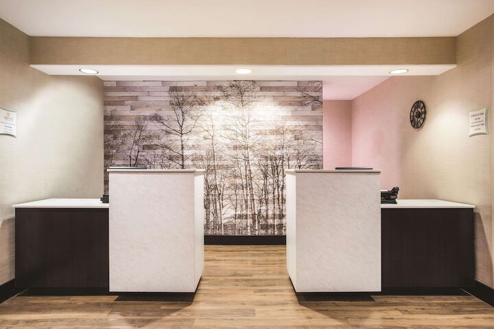 La Quinta Inn & Suites by Wyndham Ely