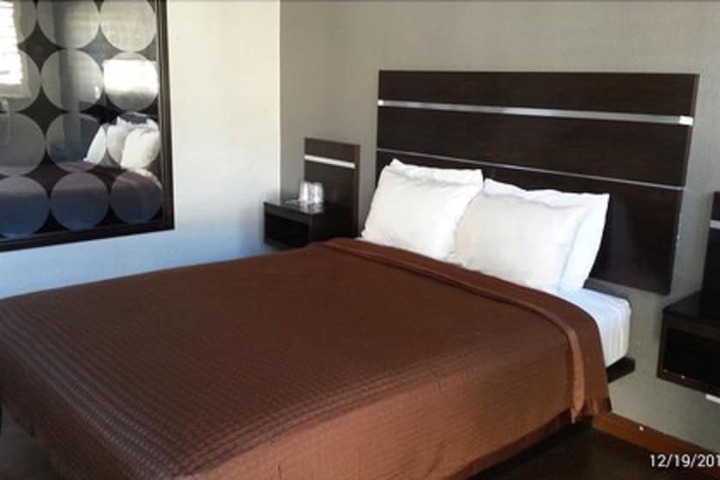 Room 3 of 7