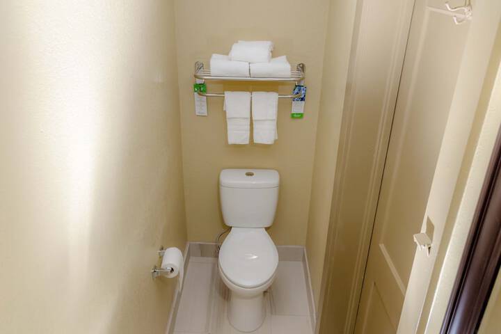 Room 15 of 34