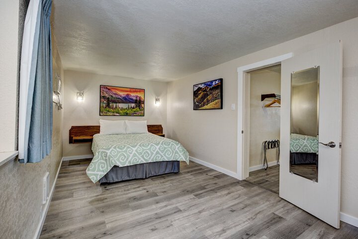 Room 6 of 21