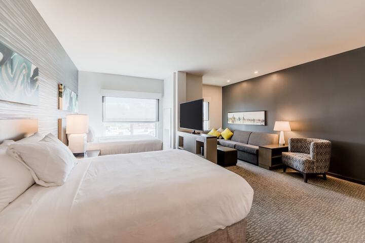 Hyatt House Winnipeg-South / Outlet Collection