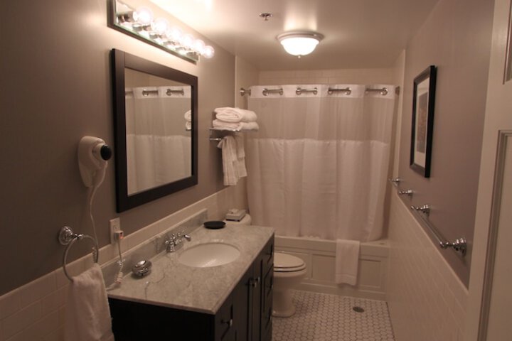 Room 12 of 36