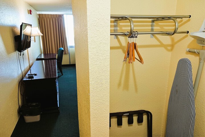 Room 25 of 57